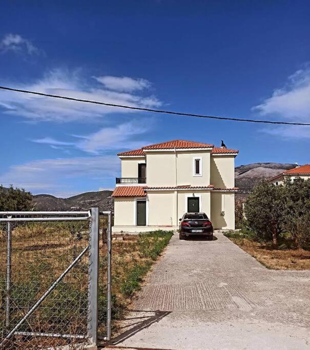 Villa Rania: Ευάερη Βίλα Με Θέα Τη Θάλασσα Lixouri Eksteriør billede